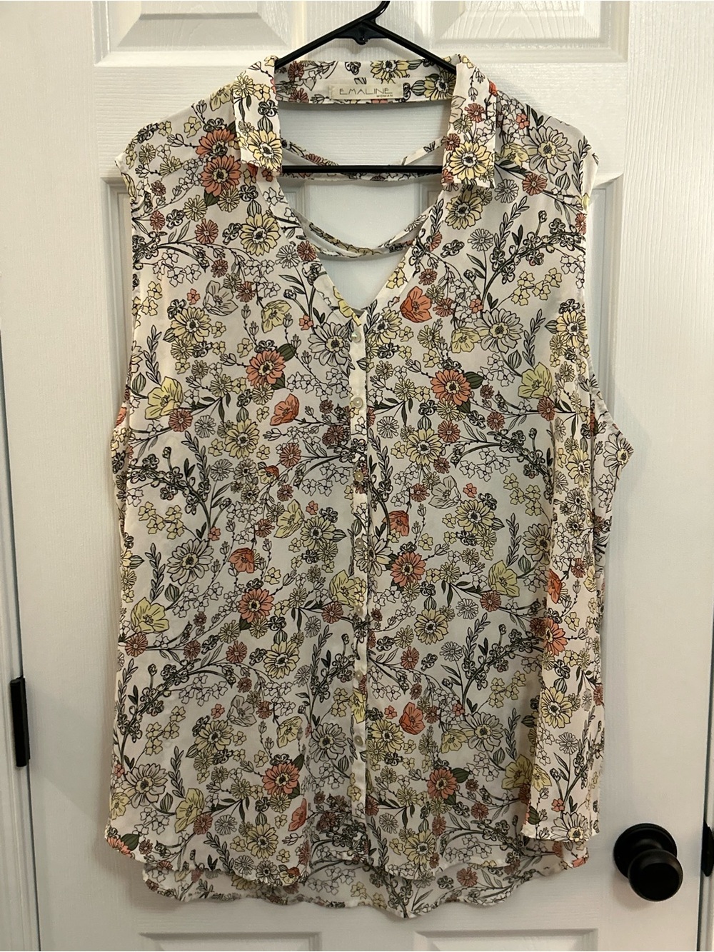 Emaline Woman 3X Floral Sleeveless Blouse Criss Cross Back Plus Size